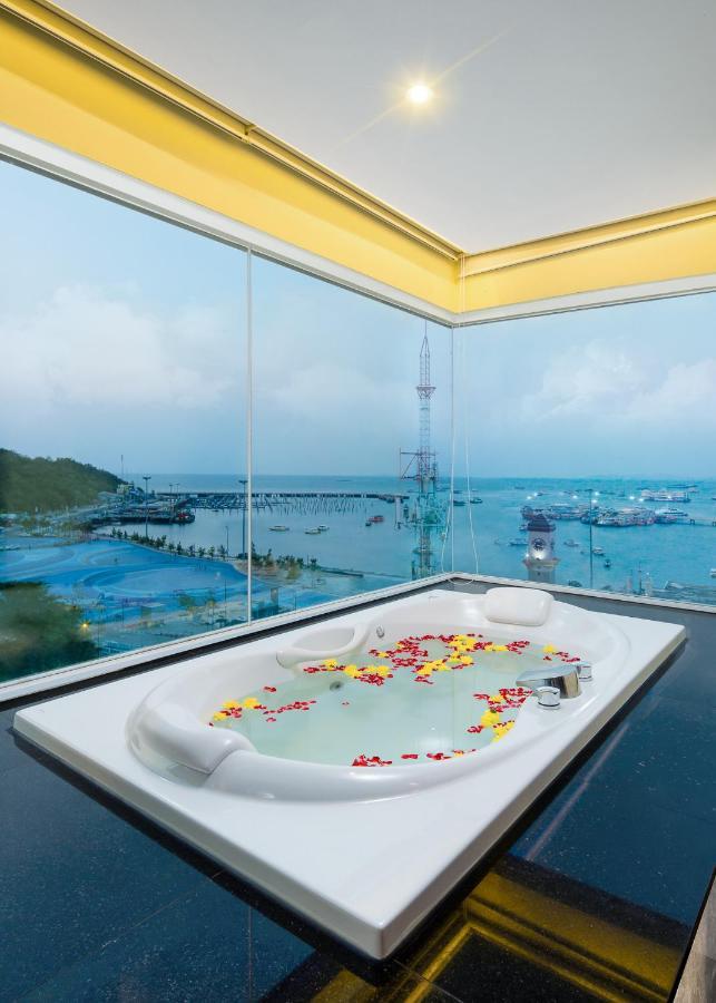 Balihai Bay Pattaya Exterior photo